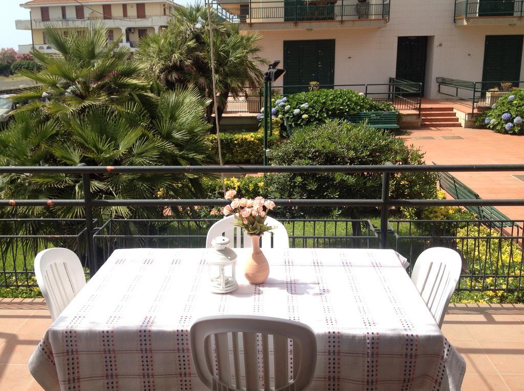 Al Giardino Sant'Anna Apartment Маскали Екстериор снимка