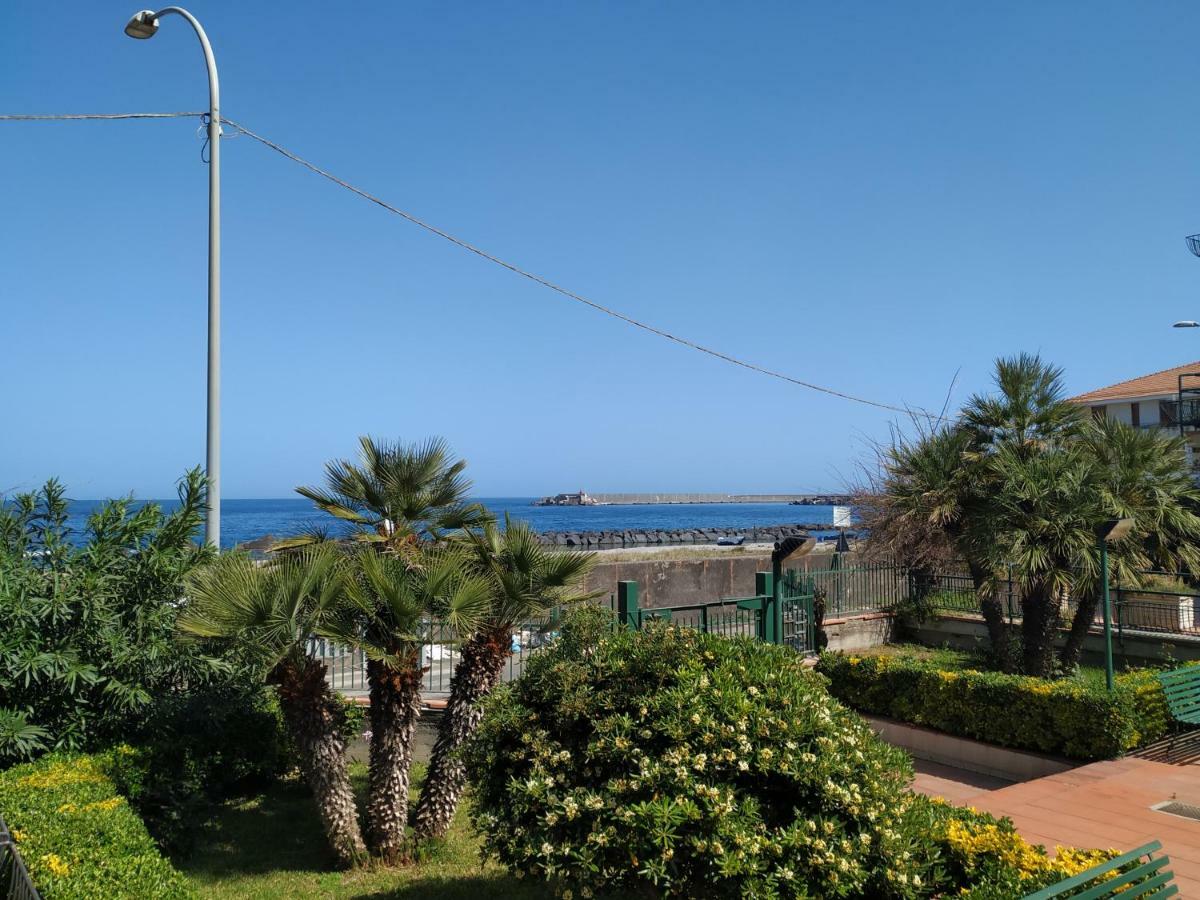 Al Giardino Sant'Anna Apartment Маскали Екстериор снимка